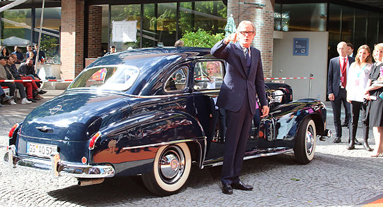 Ankunft Bill Nighy bei der Filmpremiere von "Ihre Beste Stunde" im Gasteig (©Foto: Martin Schmitz)